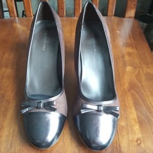 Predictions 8.5 W Brown faux suede pumps w…